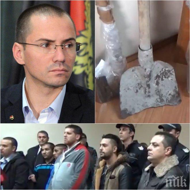 ЕКСКЛУЗИВНО В ПИК! Джамбазки изригна срещу присъдите в Асеновград: Брадвите, лопатите и дъските - любимият инструмент на „индобългарите“ за интеграция!