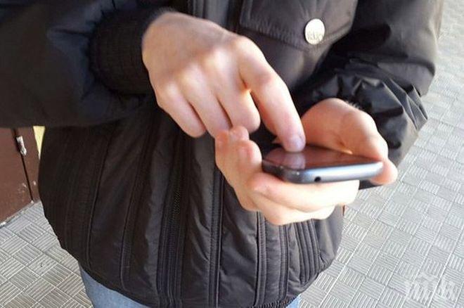 Щракнаха белезниците на криминално проявен, задигнал два мобилни телефона в Люлин