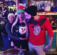 ПЪЛНА ЛУДНИЦА! Нова коледна мода при жените: Гърди като елена Рудолф! (СНИМКИ)