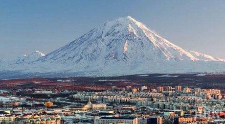 мощен снежен циклон затвори временно летището камчатка