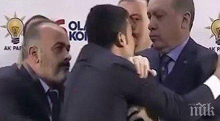 екшън мъж изскочи сцената време реч ердоган искал