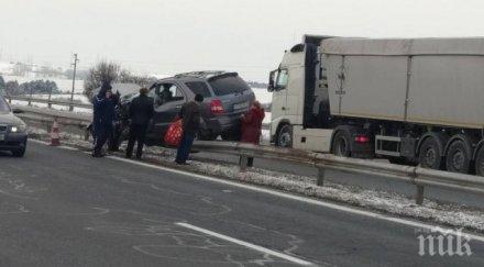 катастрофата хемус три коли автобус ранена жена