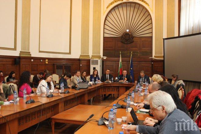 ФИНАНСИ! Близо 3 млрд. лв. за година са дадени за земеделие