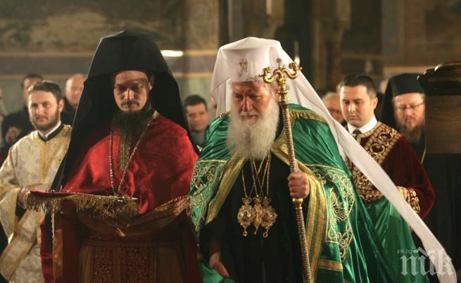 Патриарх Неофит ще отслужи празнична литургия за Бъдни вечер