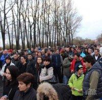 МОЩЕН ОТПОР! Югозападът на бунт - затварят пътища с масов протест срещу зеления рекет в България