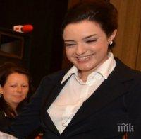Бившата депутатка Калина Крумова се уреди на сладък пост! Почернени майки дискредитират сексапилната брюнетка