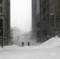 СТИХИЯ! Снежна буря остави Англия без ток