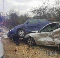 Тежка катастрофа в Пловдив! Шофьор отнесе паркирали коли, има ранени (СНИМКИ)