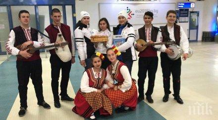 посрещнаха гайди хляб сол първия чартър руски туристи снимки