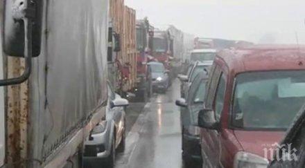 извънредно тежка катастрофа хемус отбиват трафика