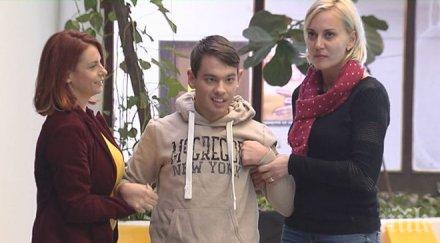 воля живот момче церебрална парализа проходи помощта плуването