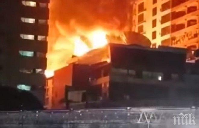 ТРАГЕДИЯ! Пожар в търговски център в Мумбай изпепели 15 души (ВИДЕО)