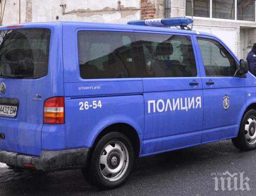 ТЕЖЪК ИНЦИДЕНТ! Следовател с полицейска кола мина на червено, нацели такси във Варна