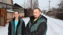 ШОК! Изрод закла жена си пред очите на седемте им деца