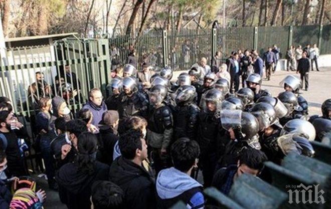 НОВИ ЖЕРТВИ! Десет души убити при масовите безредици в Иран 