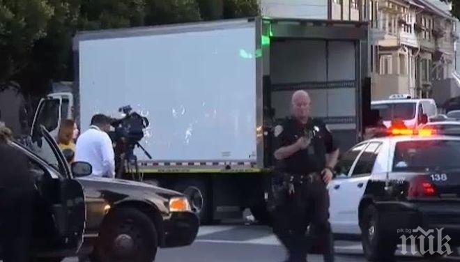 Седем пострадали, след като камион се вряза в пешеходци в Сан Франциско