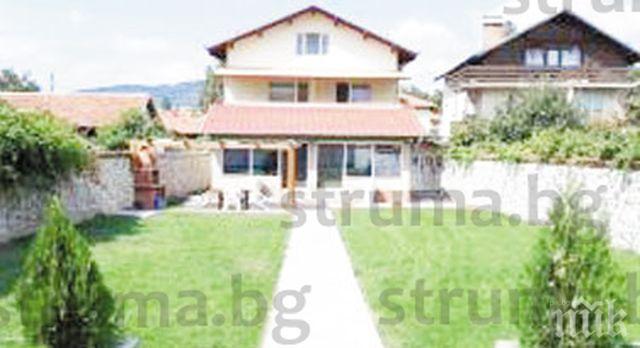 Година след смъртта на Борис Андреев-Пинко синът на бизнесмена продава палата му за 178 хил. евро