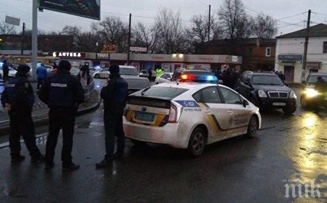 ЗАЛОЖНИЧЕСКА КРИЗА! Похитителят в Харков държи в плен 9 възрастни и две деца