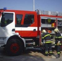 Кола пламна на жп гарата в Асеновград