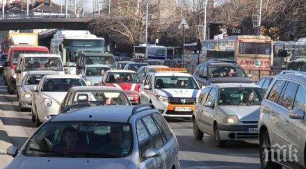 наглост тепетата опустушохи акумулаторите коли общински камери снимки