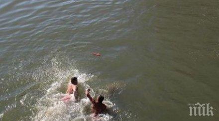 полицай извади кръста тунджа снимки