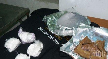 закона задържаха годишна опитала два внесе хероин ареста