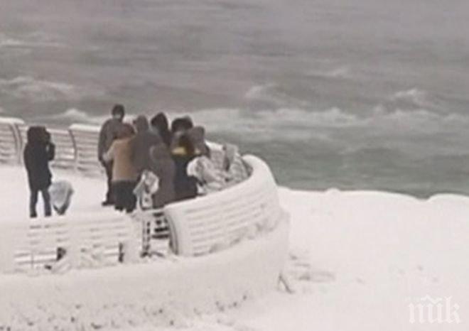 Жертвите на студа в САЩ достигнаха 22-ма души