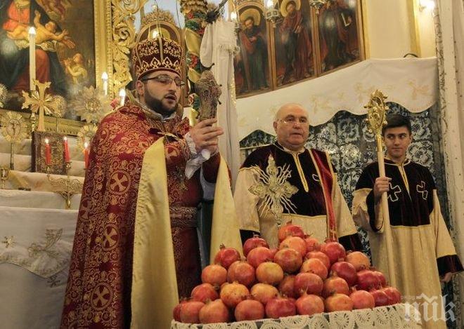 ПРАЗНИК! Арменците посрещат Коледа