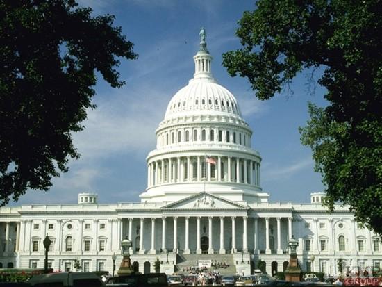 РЕСТРИКЦИЯ! Тръмп прибра личните телефони на служителите в Белия дом