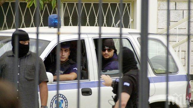 СТРАХ! Трима брутални албански бандити духнаха от арест в Атина