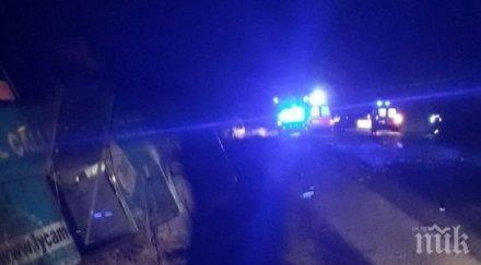 извънредно първи подробности зверското меле пътя софия варна линейка забила челно автобус