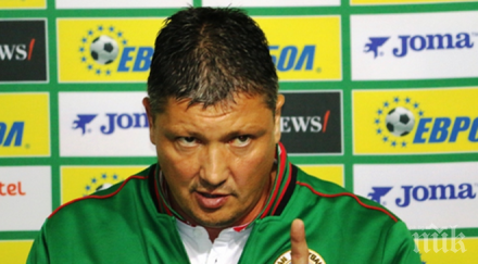 футболна бомба любо пенев нанесе огромен удар голеадор мощна атака