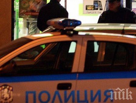 Глобиха ларж баща за само дете в кръчма