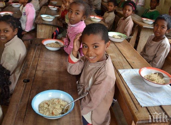Изгладнели венецуелци нападнаха складове за храна