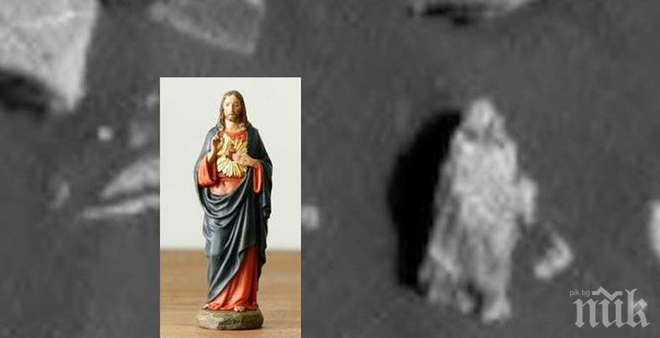 МИСТЕРИЯ! Откриха статуетка на Исус Христос на Марс (СНИМКИ)