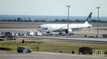 самолет пегасус еърлайнс излезе пистата кацане летище турция