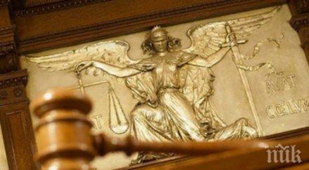 пияни непълнолетни потрошили коли една нощ