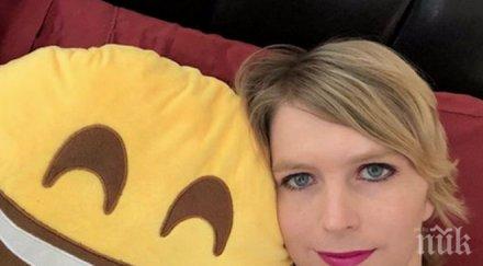 травеститът челси манинг иска сената