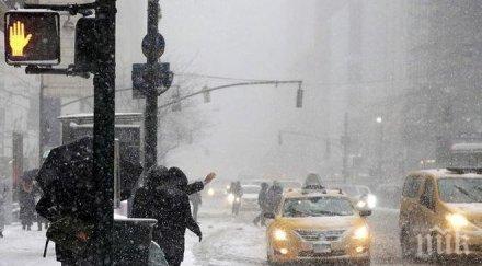 снежни бури парализираха райони гърция