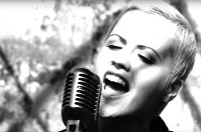 На 46 години почина вокалистката на Кранберис Долорес ОРиордън
