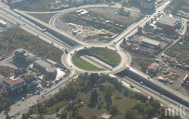 Пътища в столицата са обработени частично срещу заледяване
