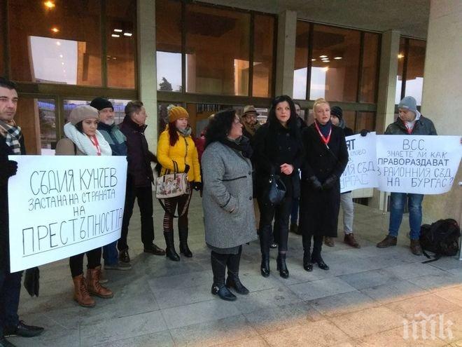 ШОК! Бургаски журналисти излязоха на бунт, съдят ги за публикувано съобщение от съда