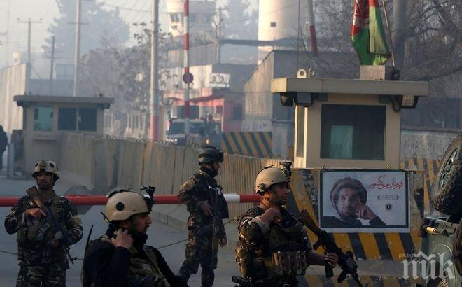 Двама мъртви и трима тежко ранени, след като полицай откри огън по свои колеги в Афганистан