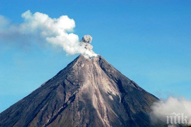 12 хил. души са евакуирани заради опасност от изригване на вулкан във Филипините