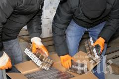 УДАР! Разбиха мащабна схема за контрабандни цигари във Врачанско