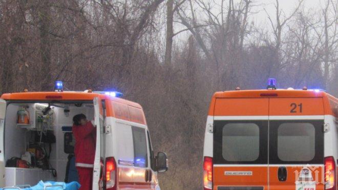 Ад на пътя! Две коли и тир се удариха край Сливница, един загина