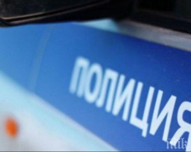 Румънски тир с портокали помля бус, помощници свиха портфейла с 1500 евро на чужденеца