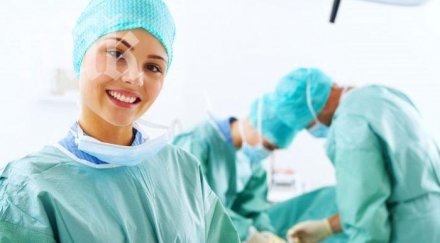 медицинските сестри масово напускат българия