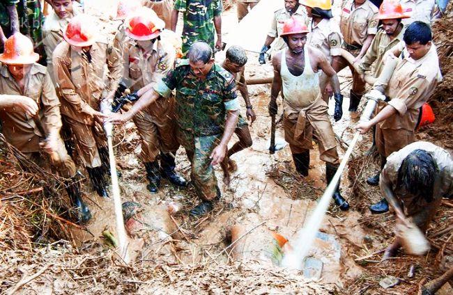 1 127 са загиналите при срутването на фабрика в Бангладеш 