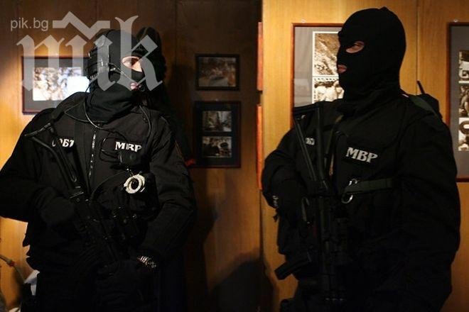 Задържаният за фалшивите бюлетини Бончев бил близък с ГЕРБ и Цветанов